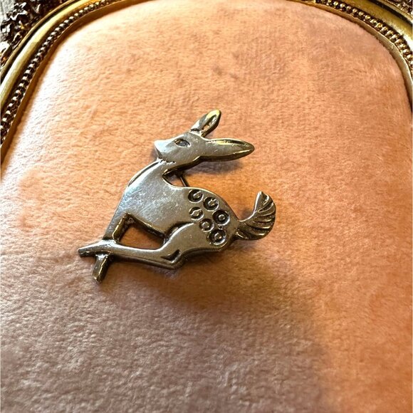 Vintage Sterling Silver Navajo Fawn Deer Stampwork Brooch Pin Signed by Artist M - Picture 3 of 12